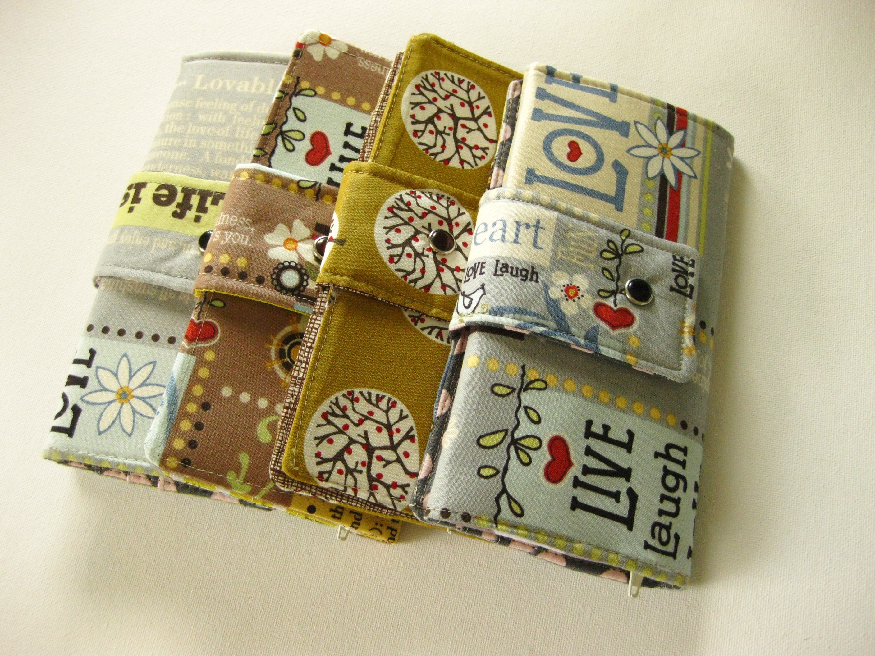 Love One Shoulder Wallet main image 1
